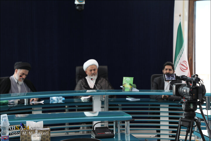 آیین رونمایی از کتاب بوی سیب تازه