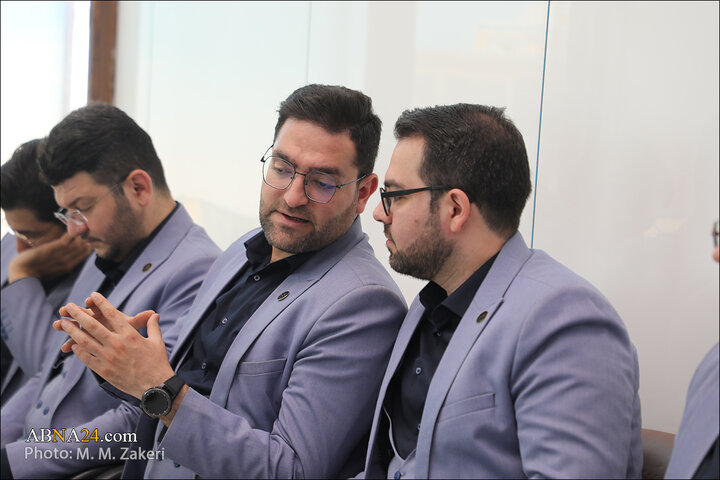 آیین رونمایی از کتاب بوی سیب تازه