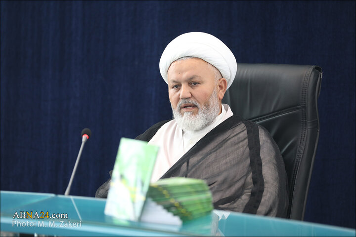 آیین رونمایی از کتاب بوی سیب تازه