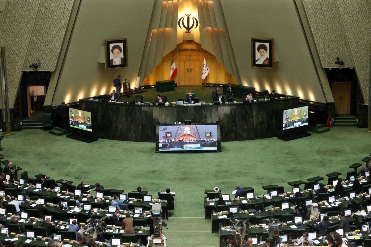 Iranian lawmakers condemn UK’s move to label IRGC as terrorist group