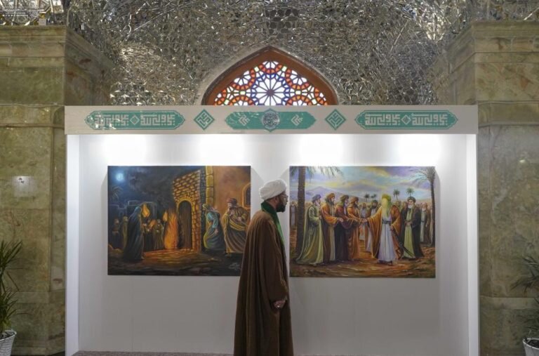 آمادهسازی نمایشگاه هنرهای اسلامی آستان مقدس علوی برای عید غدیر