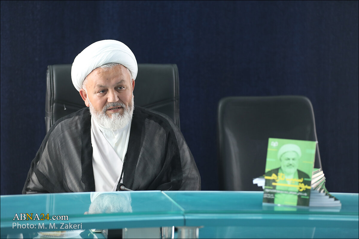 رونمایی از کتاب «بوی سیب تازه»؛ روایت مجاهدتهای روحانی جانباز ترک در مسیر تبلیغ مکتب اهل بیت(ع)