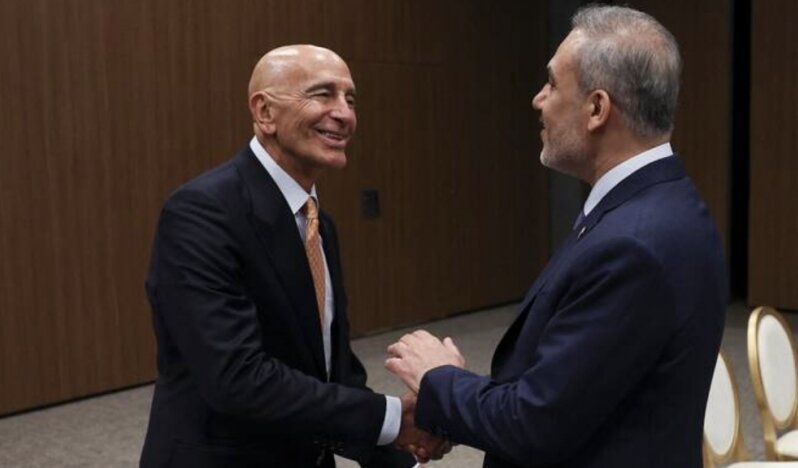 Trump’ın dostu Barrack sahaya iniyor