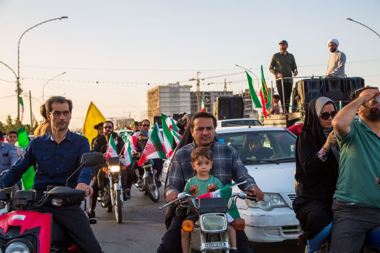 گزارش تصویری | همایش مردمی موتورسواران قم همزمان با اولین سالگرد عروج شهدای خدمت