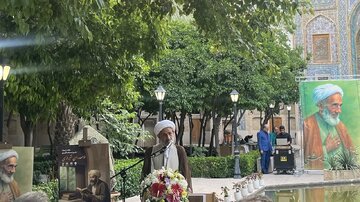 مهمترین بخش دین اعتقادات است/ مفتخریم که بزرگترین انبیا و مخلوق خدای متعال، پیامبر ماست