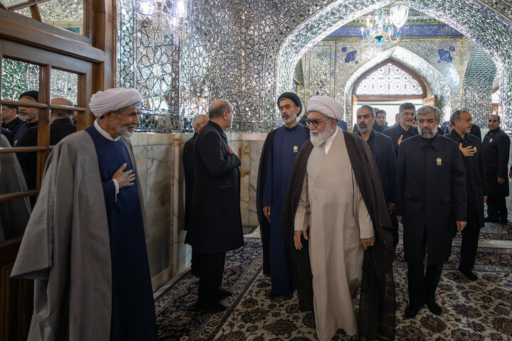 تقرير مصور| إقامة الذكرى السنوية للشهيد آية الله "رئيسي" في حرم الإمام الرضا(ع)
