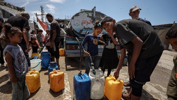 تقرير مصور| أزمة ماء شديدة في مخيم الشاطئ للنازحين بسبب حصار يفرض الكيان الصهيوني