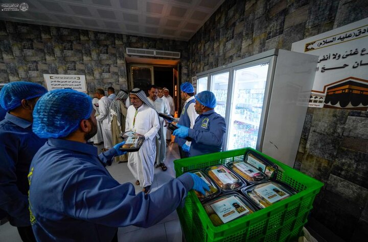 تقرير مصور/ العتبة اللعوية تقدم خدمة الضيافة للحجاج العراقيين المتوجّهين الى الديار المقدسة