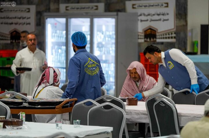 تقرير مصور/ العتبة اللعوية تقدم خدمة الضيافة للحجاج العراقيين المتوجّهين الى الديار المقدسة