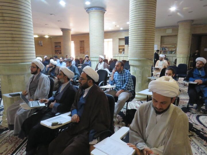 Raporan Wênekanî | Civînek rojekê "Di rêya fêqeyê de" di bajarê Qomê de
