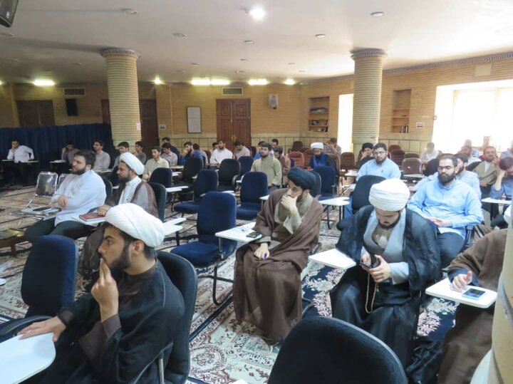 Raporan Wênekanî | Civînek rojekê "Di rêya fêqeyê de" di bajarê Qomê de