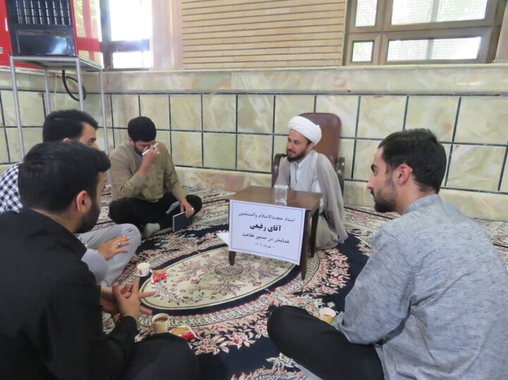 Raporan Wênekanî | Civînek rojekê "Di rêya fêqeyê de" di bajarê Qomê de
