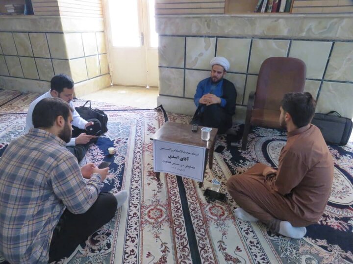 Raporan Wênekanî | Civînek rojekê "Di rêya fêqeyê de" di bajarê Qomê de