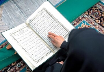 عبادت، کلید یقین: راز اطاعت و تجلی اسماء الهی در انسان