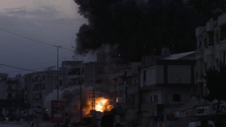 Photos: Israeli warplanes attack southern Lebanon