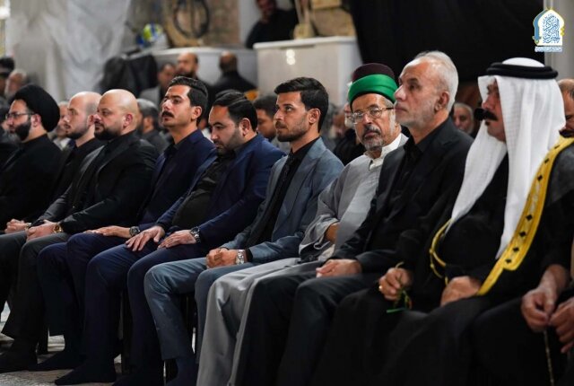 مراسم برافراشتن پرچم‌های حزن و اندوه، به نشانه اعلام عزاداری به مناسبت سالگرد شهادت امام جواد علیه‌السلام