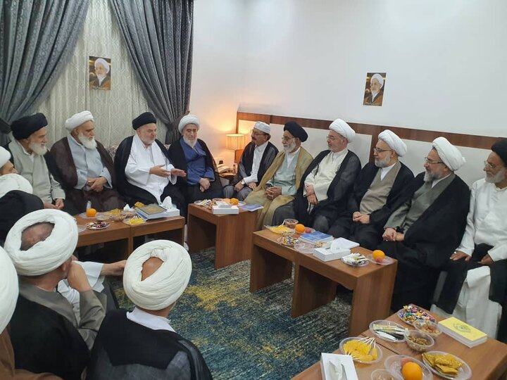 دیدار اعضای بعثه مراجع عظام تقلید با اعضای بعثه آیت الله العظمی جوادی آملی