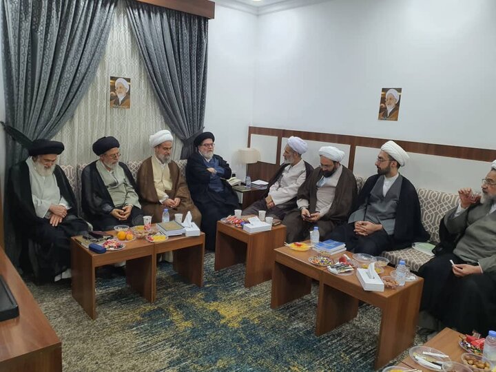دیدار اعضای بعثه مراجع عظام تقلید با اعضای بعثه آیت الله العظمی جوادی آملی