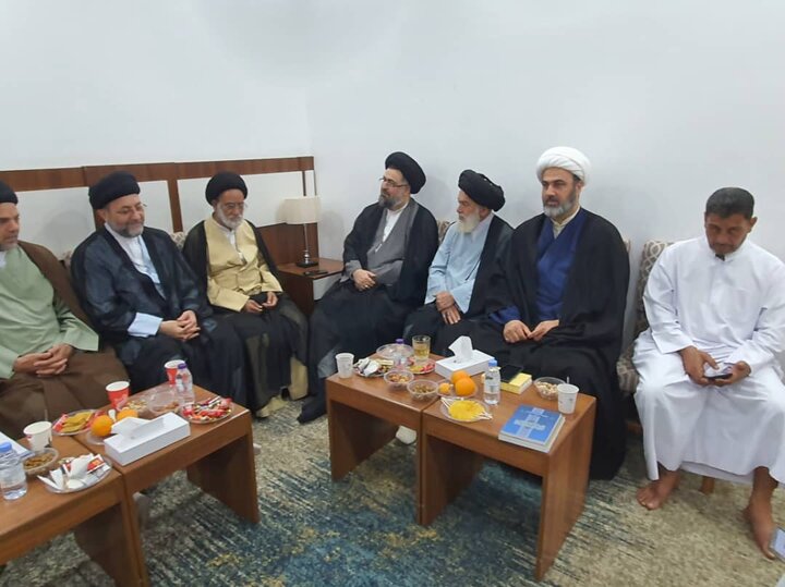 دیدار اعضای بعثه مراجع عظام تقلید با اعضای بعثه آیت الله العظمی جوادی آملی