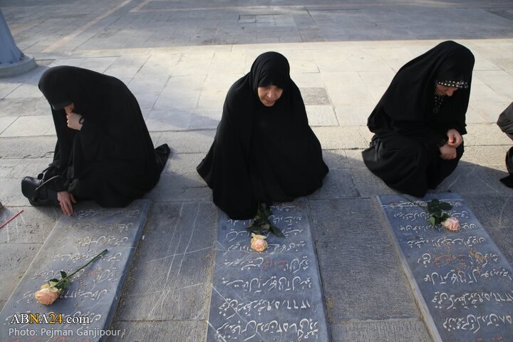 گزارش تصویری | غباررویی وعطرافشانی تربت پاک شهدای اصفهان به مناسبت فتح خرمشهر