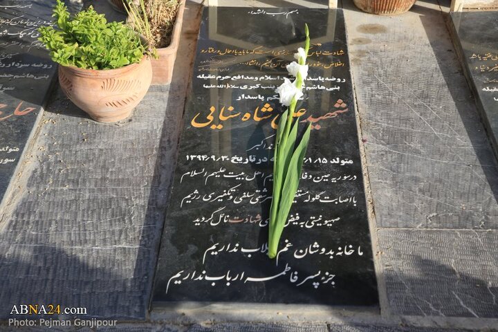 گزارش تصویری | غباررویی وعطرافشانی تربت پاک شهدای اصفهان به مناسبت فتح خرمشهر