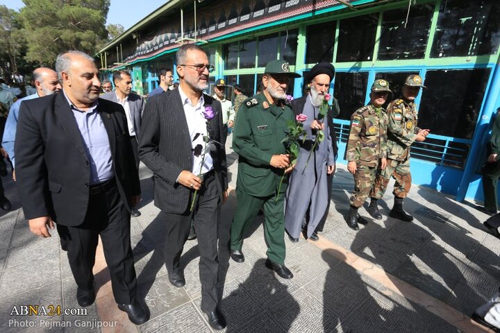 گزارش تصویری | غباررویی وعطرافشانی تربت پاک شهدای اصفهان به مناسبت فتح خرمشهر