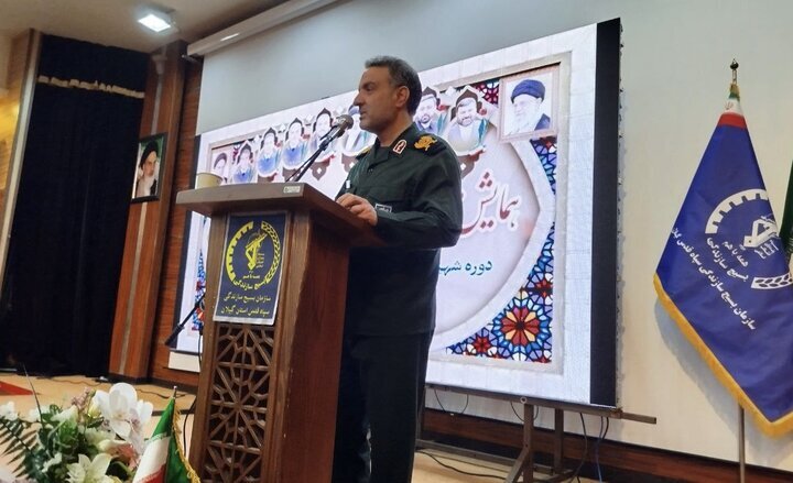 گروه‌های جهادی، خط مقدم خدمت با ایمان هستند