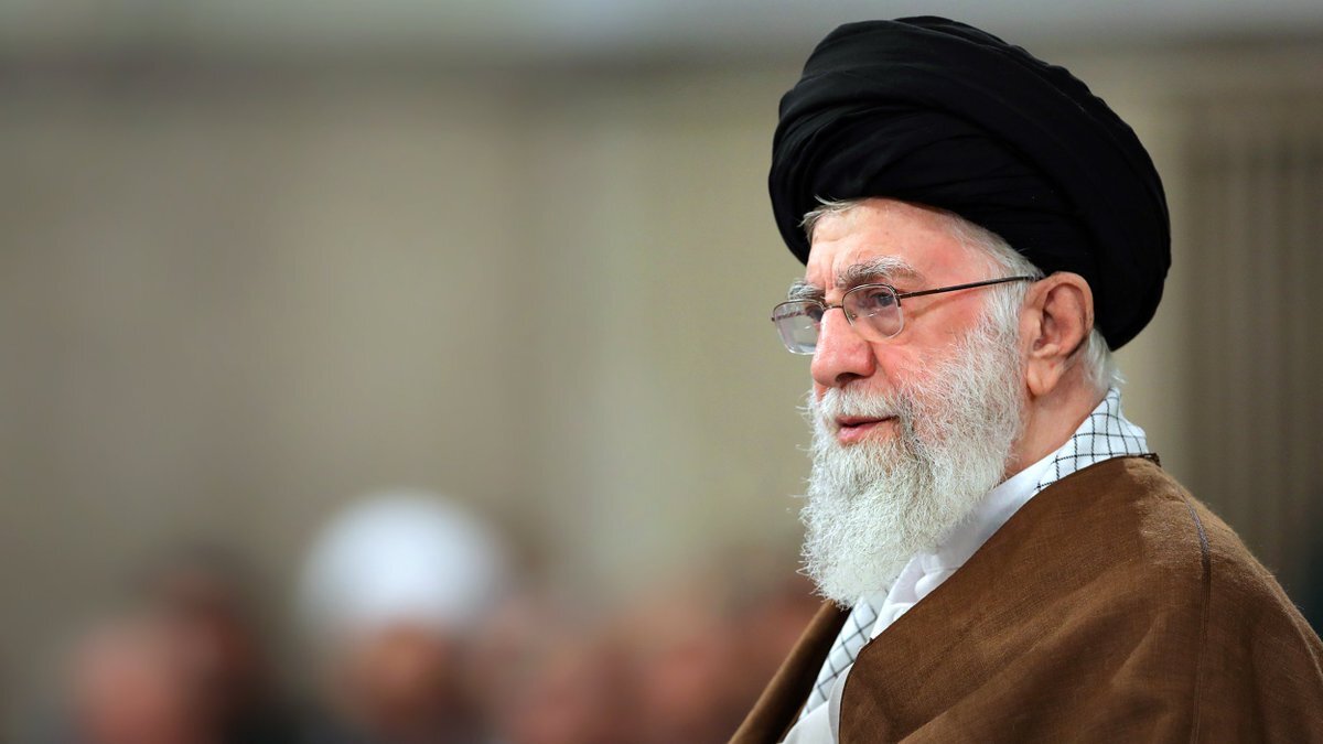 نداءُ الإمام الخامنئي في مِئوية حوزة قم؛ بين التفاعُل الرمزي والاستجابة الجادّة