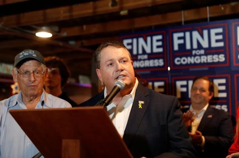 نائب جمهوري يفتخر انه صهيوني: يجب قصف غزة بالسلاح النووي