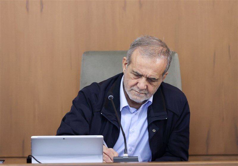 Pezîşkîyan: Newestiyanî û gelperwerî di nav taybetmendiyên Şehîd Reîsî de