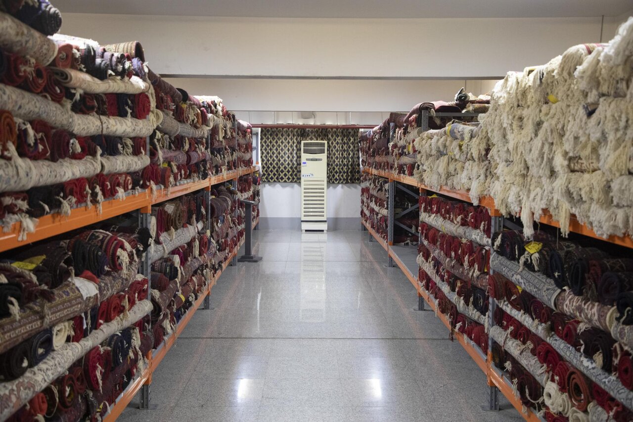 Al-Abbas's Holy Shrine provides furnishings for Hussaini processions