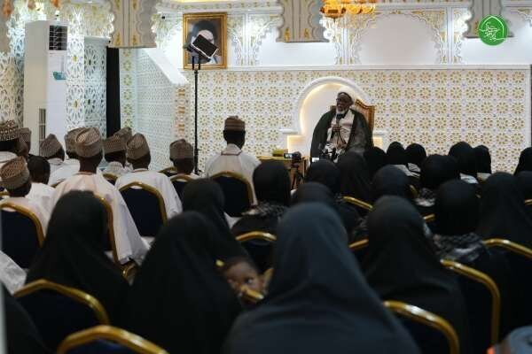 Sheikh Zakzaky amekutana na wanafunzi wa programu ya Hifdhi ya Qur’an wa Fudiyyah kabla ya sherehe za kuhitimu