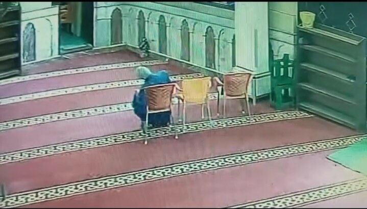 ویدیو | لحظه درگذشت نمازگزار مصری در مسجد