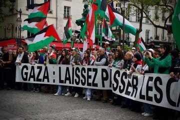 Manifestation à Paris en soutien au peuple palestinien et en dénonciation de la guerre de la faim imposée aux habitants de Gaza