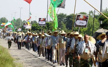 اعزام کاروان ۵۰۰ نفره زائران گیلانی به سمت مرقد امام (ره)