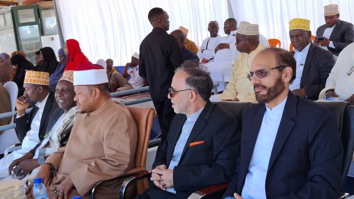 Photos: Warm welcome to "Mahfel" TV program's members in Tanga, Tanzania