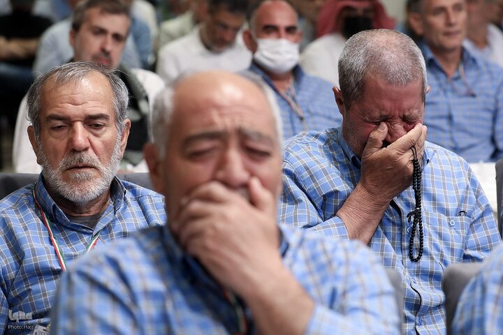 Photos: Hajj pilgrims recite Kumayl Supplication near Prophet’s Mosque in Medina