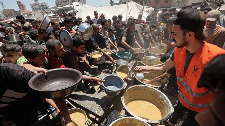 تقرير مصور| قصف وتدمير وحصار.. الجوع يفتك بالفلسطينيين في غزة