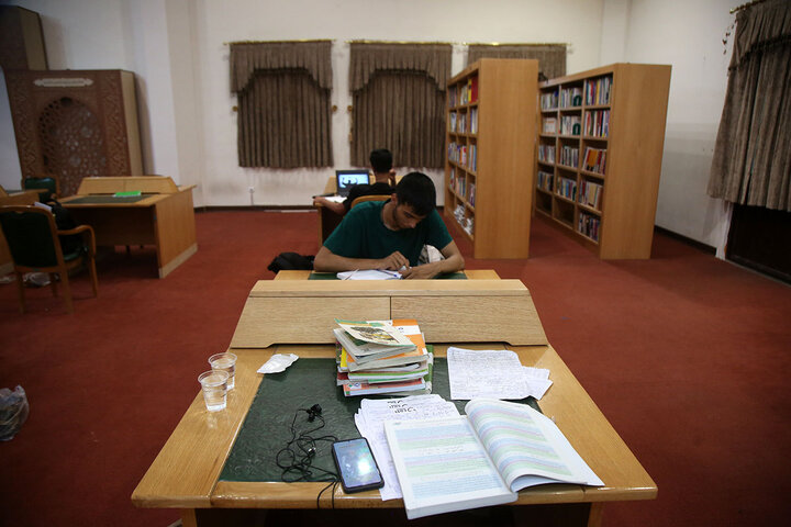 Photos: Study, research near heavenly shrine of Hazrat Fatimah Masoumeh