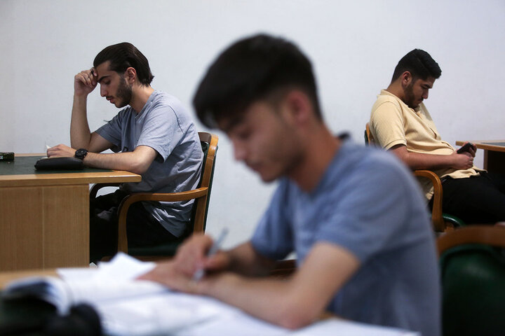 Photos: Study, research near heavenly shrine of Hazrat Fatimah Masoumeh