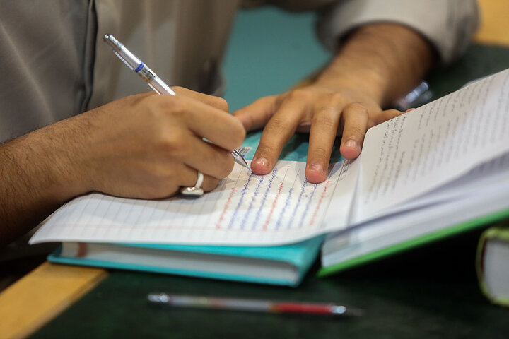 Photos: Study, research near heavenly shrine of Hazrat Fatimah Masoumeh