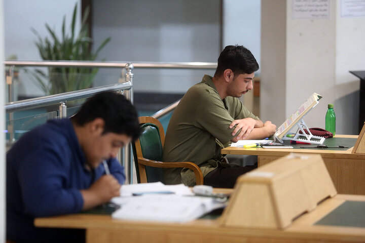 Photos: Study, research near heavenly shrine of Hazrat Fatimah Masoumeh