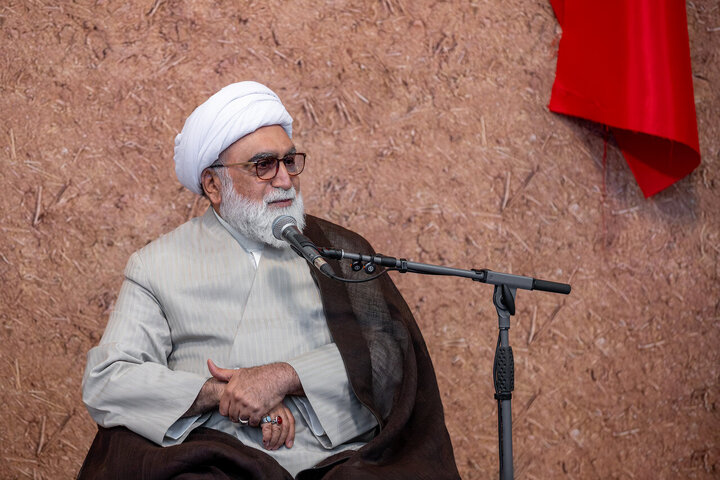 Photos: Sacred Defense writers, publishers meet with Custodian of Astan Quds Razavi