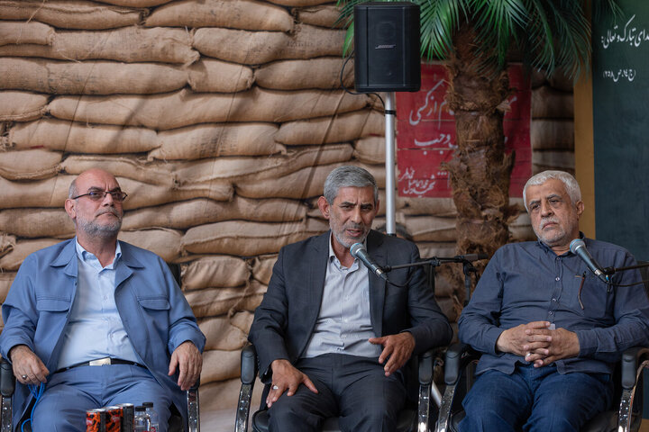 Photos: Sacred Defense writers, publishers meet with Custodian of Astan Quds Razavi