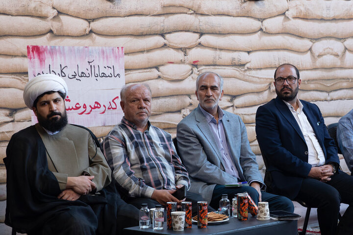 Photos: Sacred Defense writers, publishers meet with Custodian of Astan Quds Razavi