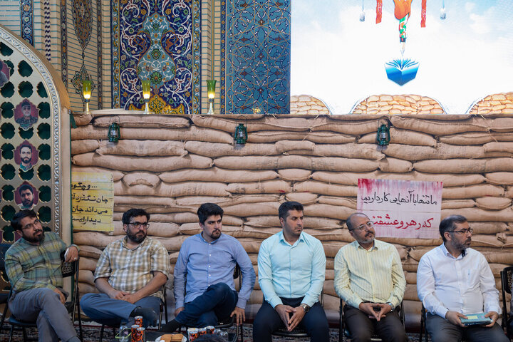 Photos: Sacred Defense writers, publishers meet with Custodian of Astan Quds Razavi