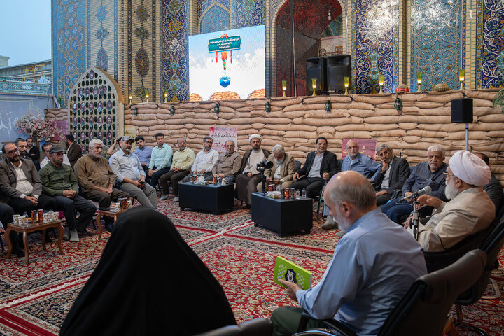 Photos: Sacred Defense writers, publishers meet with Custodian of Astan Quds Razavi