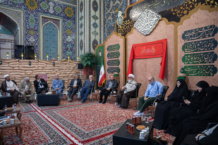 Photos: Sacred Defense writers, publishers meet with Custodian of Astan Quds Razavi