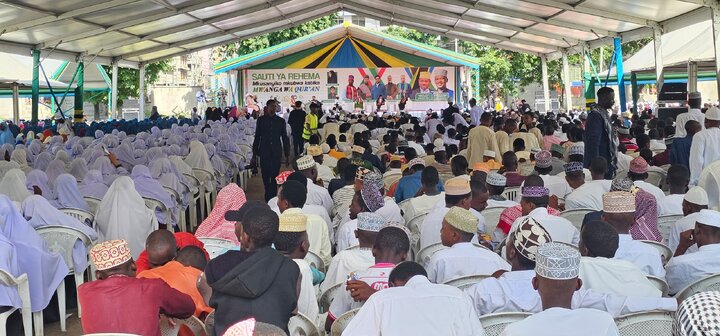 Qur'an - Mnazi Mmoja