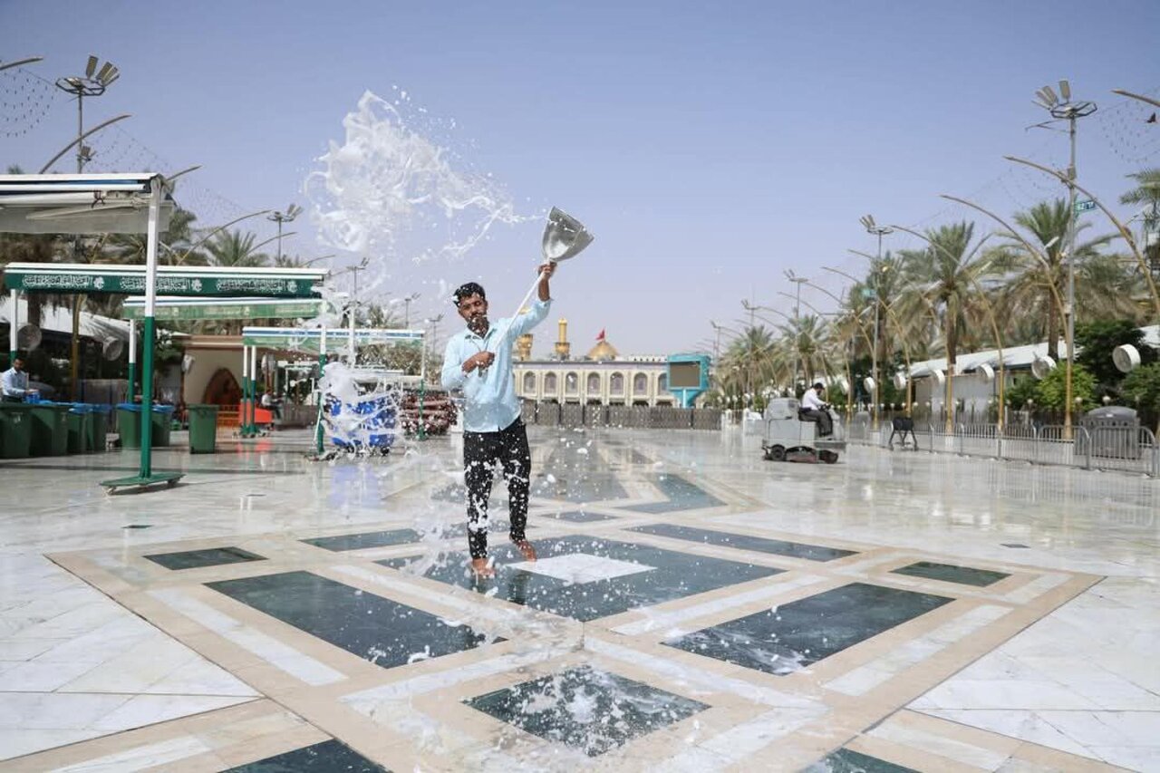 Bayn al-Haramayn department launches a campaign to clean central courtyard (+Photos)